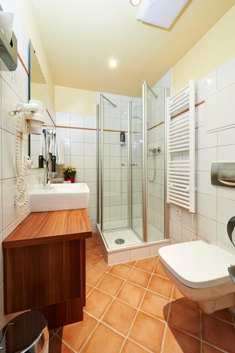 Bathroom 5, Hotel Elch, Nürnberg