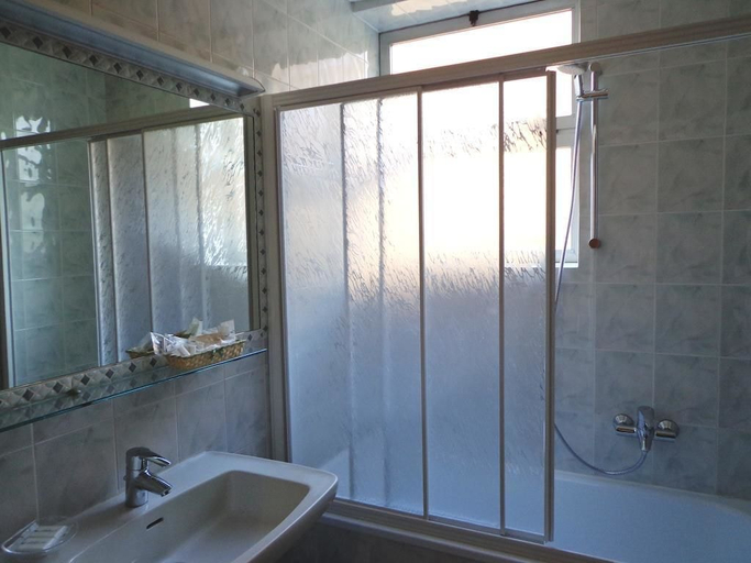 Bathroom 3, Hotel Select, Reggio Nell'Emilia