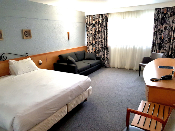 Bedroom 3, KYRIAD PRESTIGE MULHOUSE - Basel, Haut-Rhin