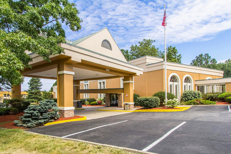 Exterior & Views 1, GreenRidge Hotel, Lake