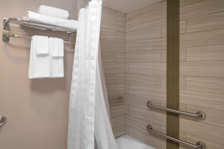 Bathroom 4, Hyatt Place Dallas/North Arlington/Grand Prairie, Arlington