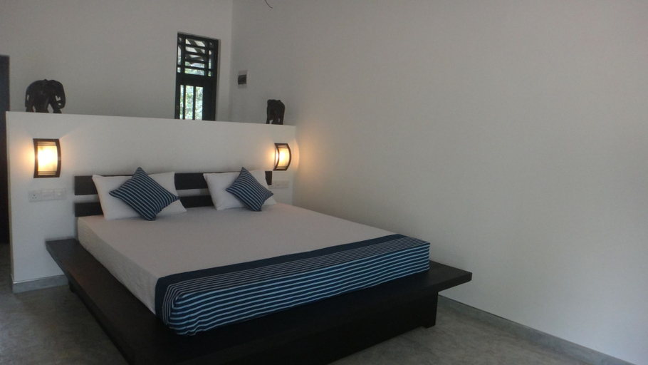 Bedroom 2, Seagulls Beach & Garden Cabanas, Tangalle