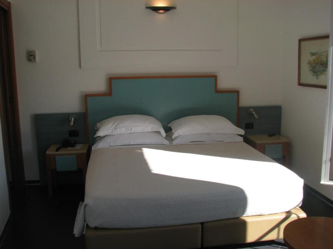 Bedroom 3, Hotel Belvedere, La Spezia