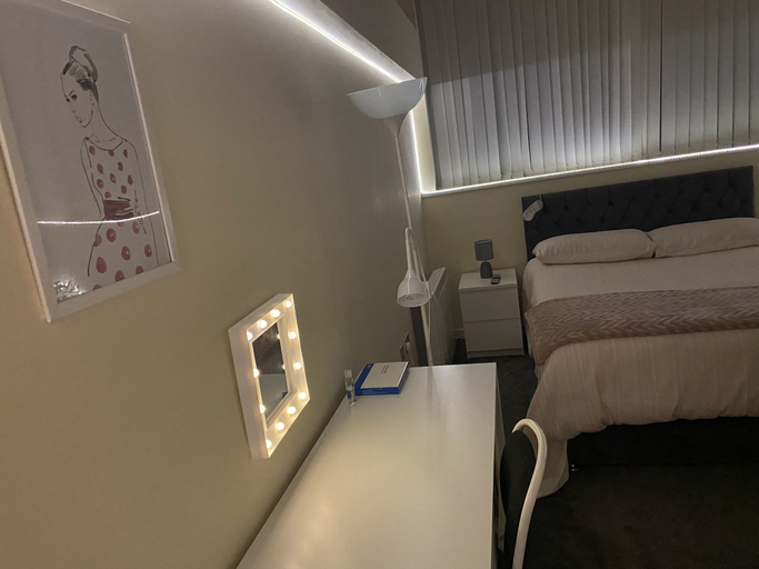 Bedroom 4, Brand New Apartment City Centre Liverpool, Sefton