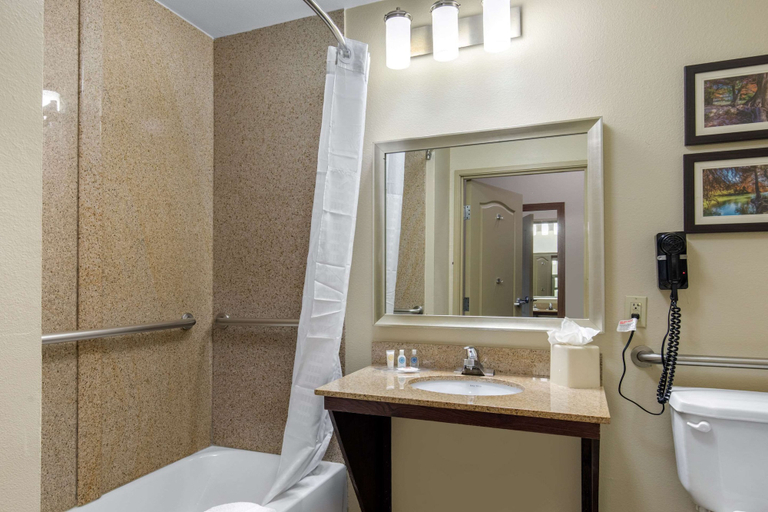 Bathroom 4, Comfort Inn & Suites Cedar Hill Duncanville, Dallas