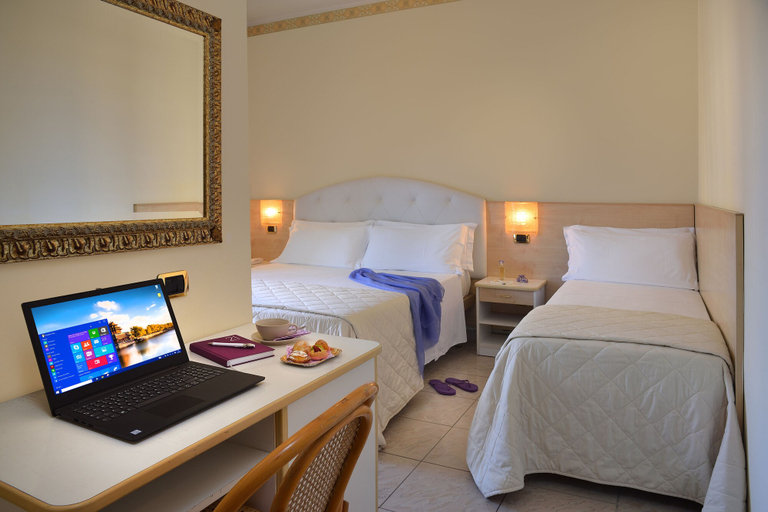 Bedroom 3, Hotel Gaston, Rimini