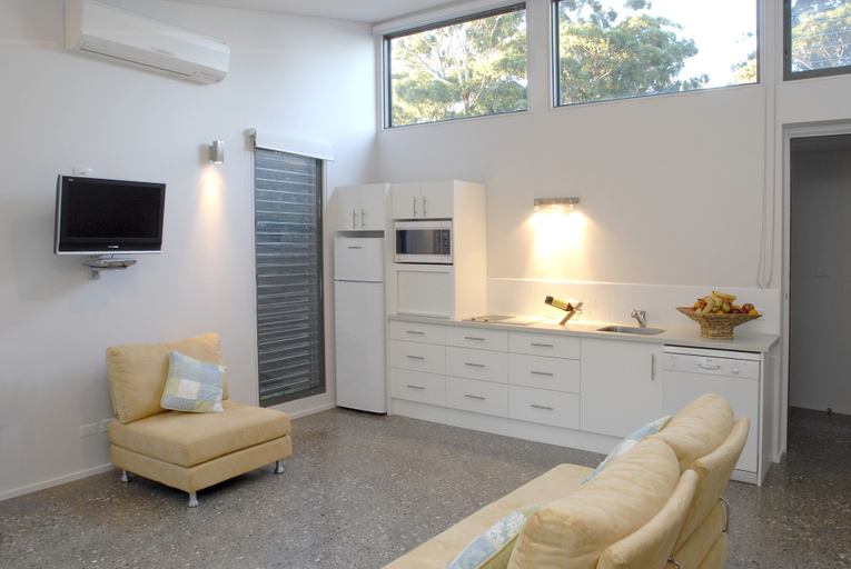 Others 5, By the Beach B&B and Apartments, Shoalhaven - Pt B