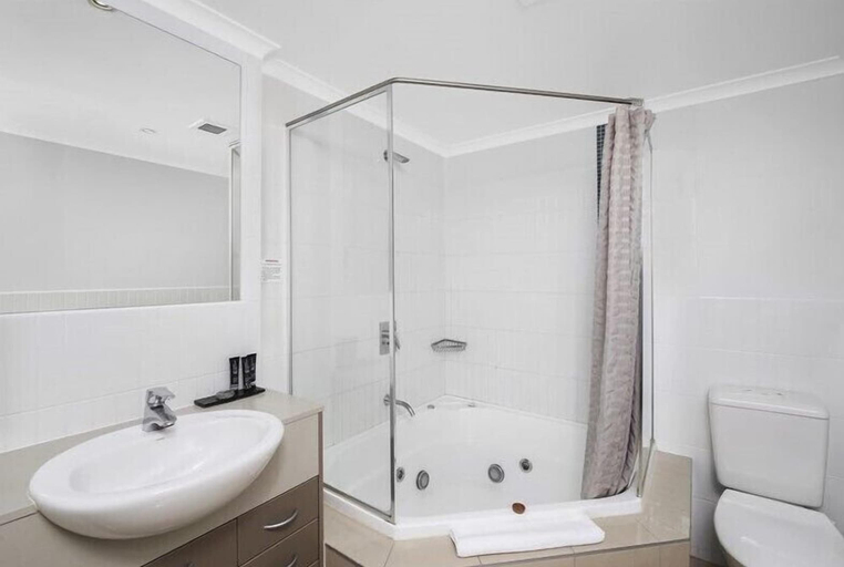 Bathroom 4, BASE Holidays - Ettalong Beach Premium Apartments, Gosford - West