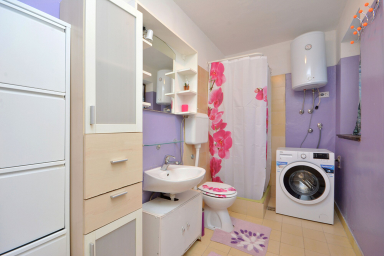 Bathroom 3, Bacvice Beach Apartment, Split