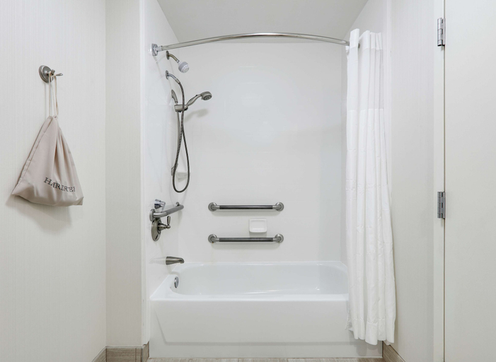 Bathroom 4, Hampton Inn & Suites Mooresville/Lake Norman, Iredell