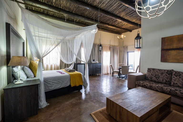 Bedroom 4, Humdani Game Lodge, Bojanala