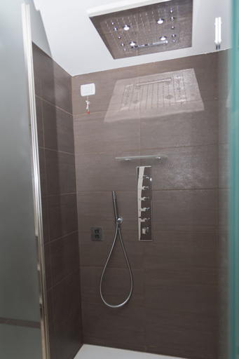 Bathroom 5, White Angel Hotel, Aosta