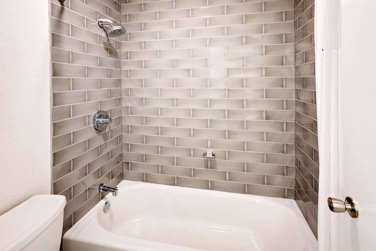 Bathroom 4, Howard Johnson by Wyndham Florence, Florence