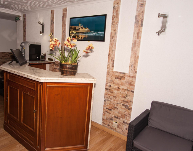 Others 5, Hostal Verdemar, Asturias