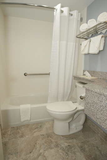 Bathroom 4, Falmouth Inn, Barnstable