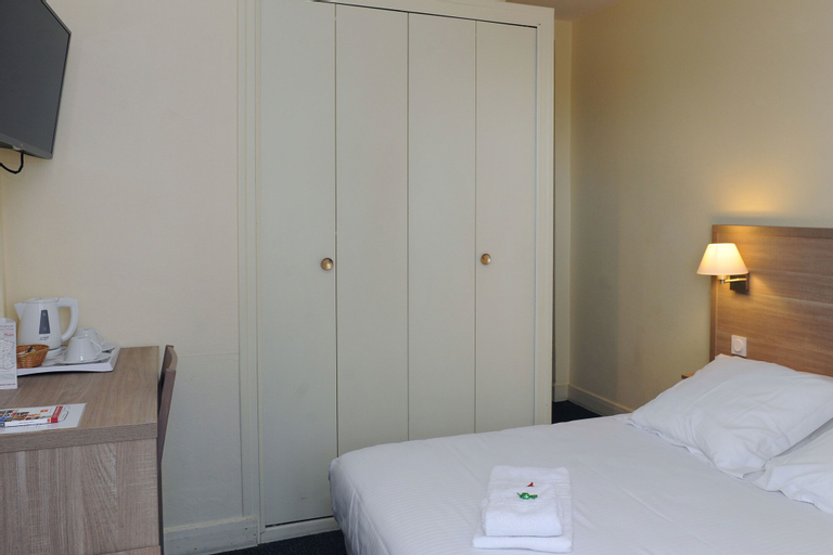 Bedroom 2, Hôtel Beau Rivage, Charente-Maritime