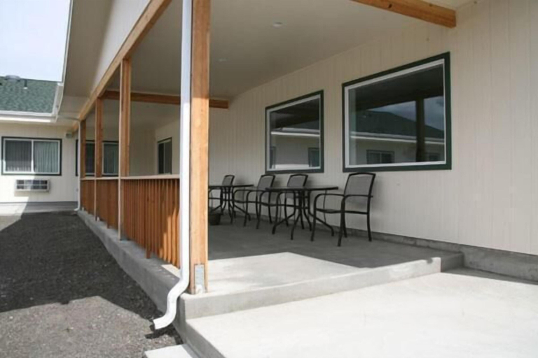 Others 4, Ponderosa Motel, Klickitat