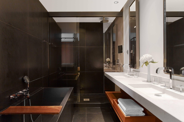 Bathroom 5, Le Metropolitan Paris Tour Eiffel, a Tribute Portfolio Hotel, Paris