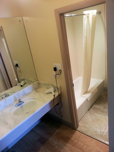 Bathroom 5, The Greenwell Inn, Carbon