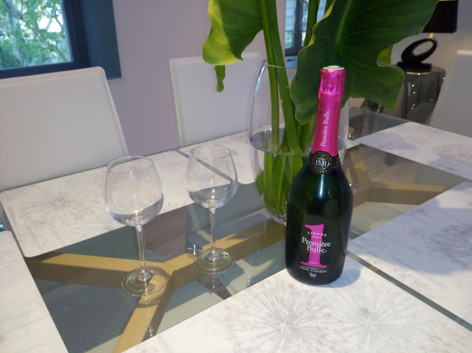 Food & Drinks, Hotel Central, Aude