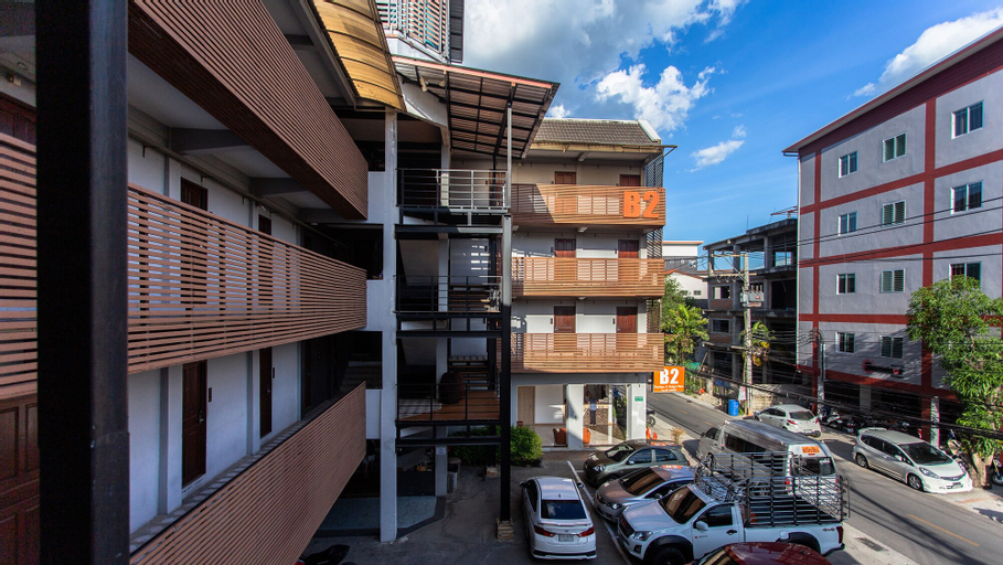Exterior & Views