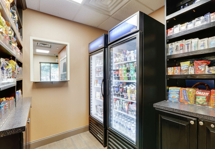 Food & Drinks 5, Hampton Inn & Suites Mooresville/Lake Norman, Iredell