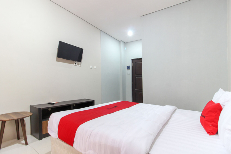 Bedroom 4, RedDoorz near Solo Balapan Station 2, Solo