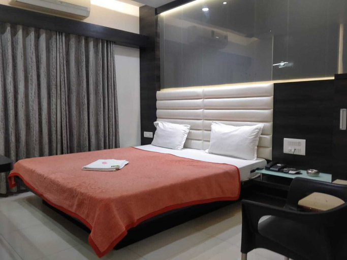 Bedroom 5, Hotel Anand Surat, Surat