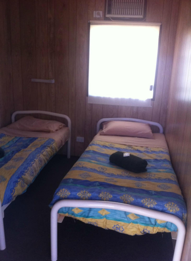 Bedroom 5, William Creek Camp Ground & Units, Unincorp. Far North