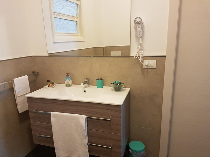 Bathroom 5, B&B Residenza Piazza Moro, Bari
