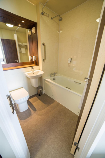 Bathroom 5, Red Squirrel, Stevenston by Marston's Inns, North Ayrshire