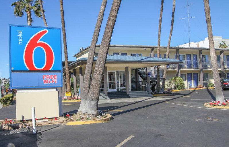 Exterior & Views 2, Motel 6 San Diego Airport - Harbor, San Diego