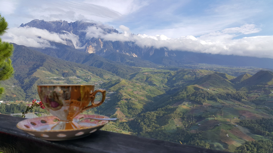 Crystal Hill R, Ranau
