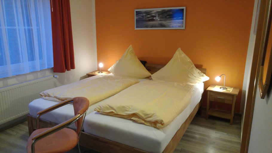 Bedroom 4, Naturwert Hotel Garni Ursula, Aurich