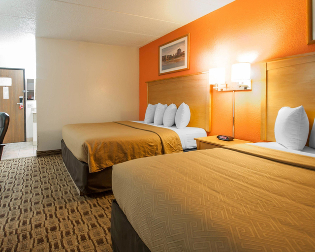 Bedroom 2, Econo Lodge Kansas City Downtown North, Kansas City