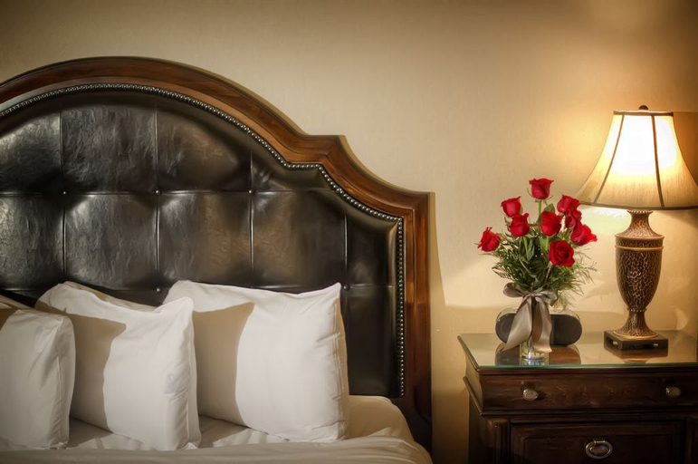 Bedroom 4, Garden Place Hotel, Erie