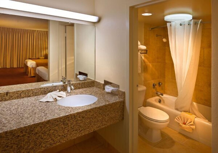 Bathroom 4, Days Inn by Wyndham Lost Hills, Kern