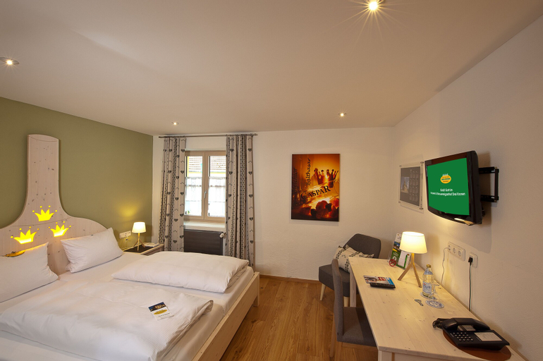 Bedroom 25