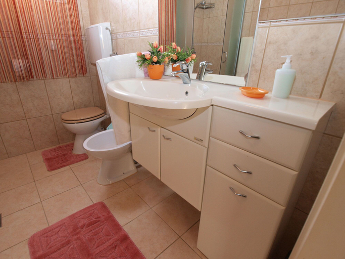 Bathroom, Apartment 1200, Fažana