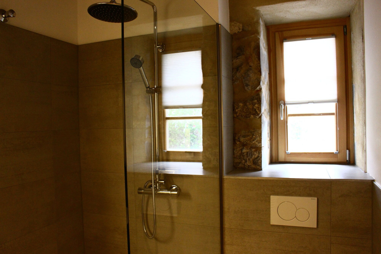 Bathroom 5, DIE KRONE - Hotel Garni, Breisgau-Hochschwarzwald
