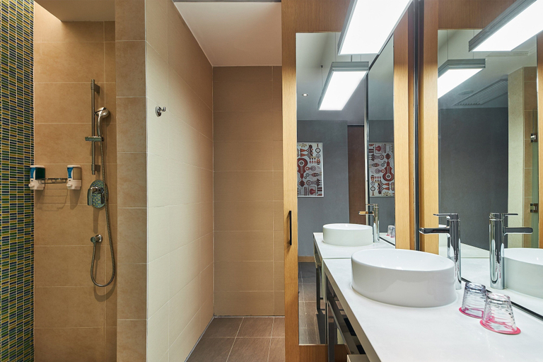 Bathroom 5, Aloft Dongguan Songshan Lake, Dongguan