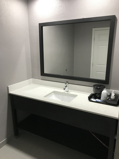 Bathroom 4, Rodeway Inn Calhoun South, Gordon