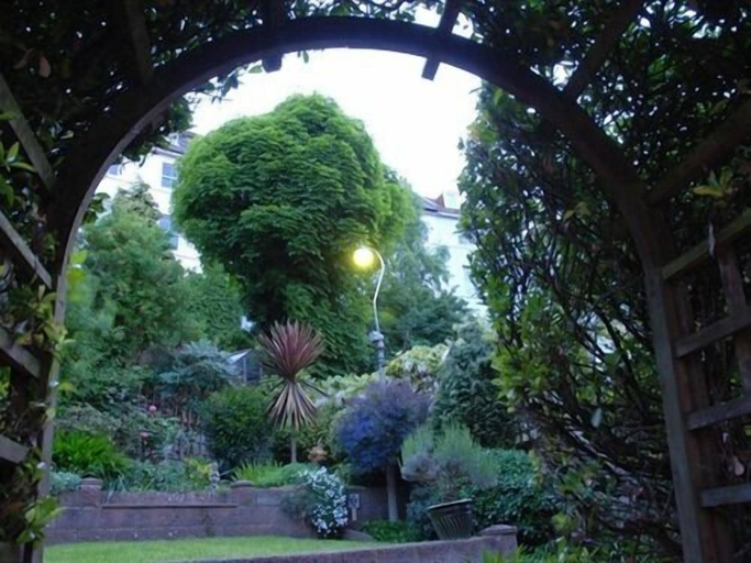 Others 5, Senlac Guesthouse, East Sussex