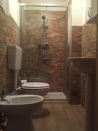 Bathroom 5, Hotel Aline, Florence
