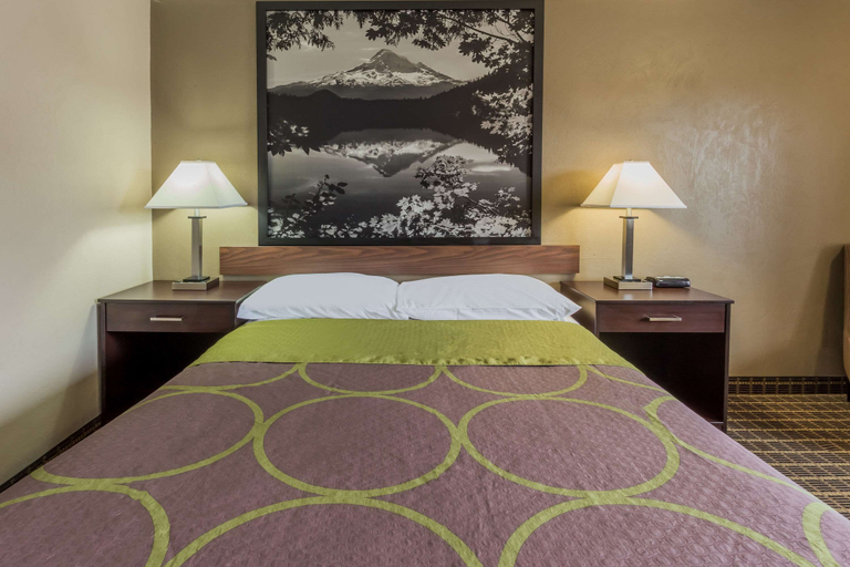 Bedroom 4, Super 8 by Wyndham Corvallis, Benton