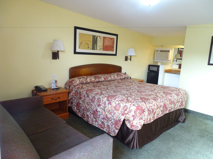 Bedroom 3, Rivers Inn Fort Madison, Lee