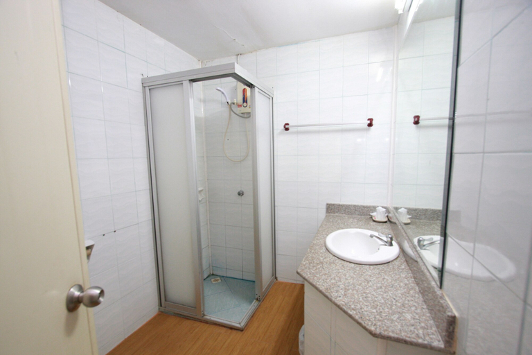 Bathroom 3, Chantorn Jomtien Guesthouse 1, Pattaya