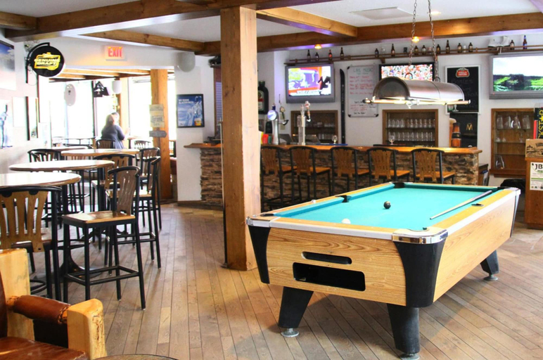 Food & Drinks 5, Whistlers Inn, Division No. 15