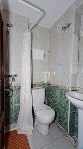 Bathroom 3, Hostal Verdemar, Asturias