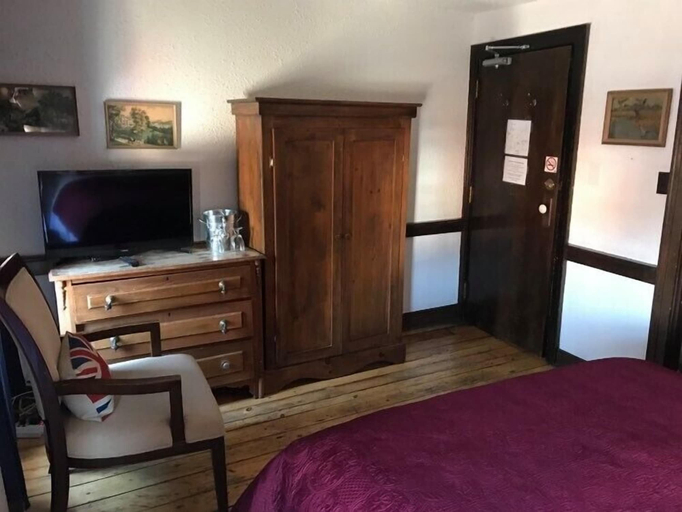 Bedroom 3, The Olde Angel Inn, Niagara